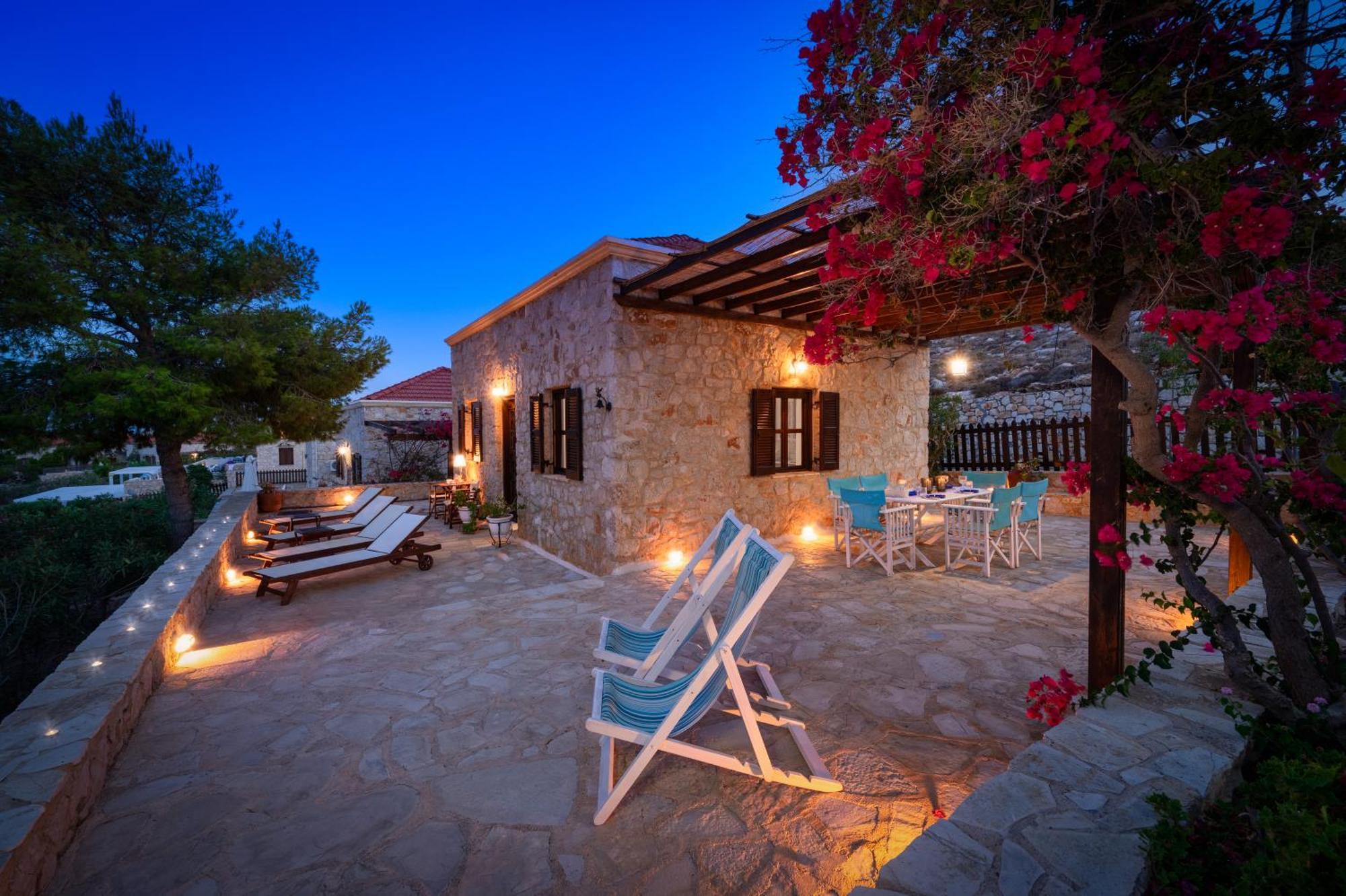 Villa Ftenagia Chalki Town Bagian luar foto