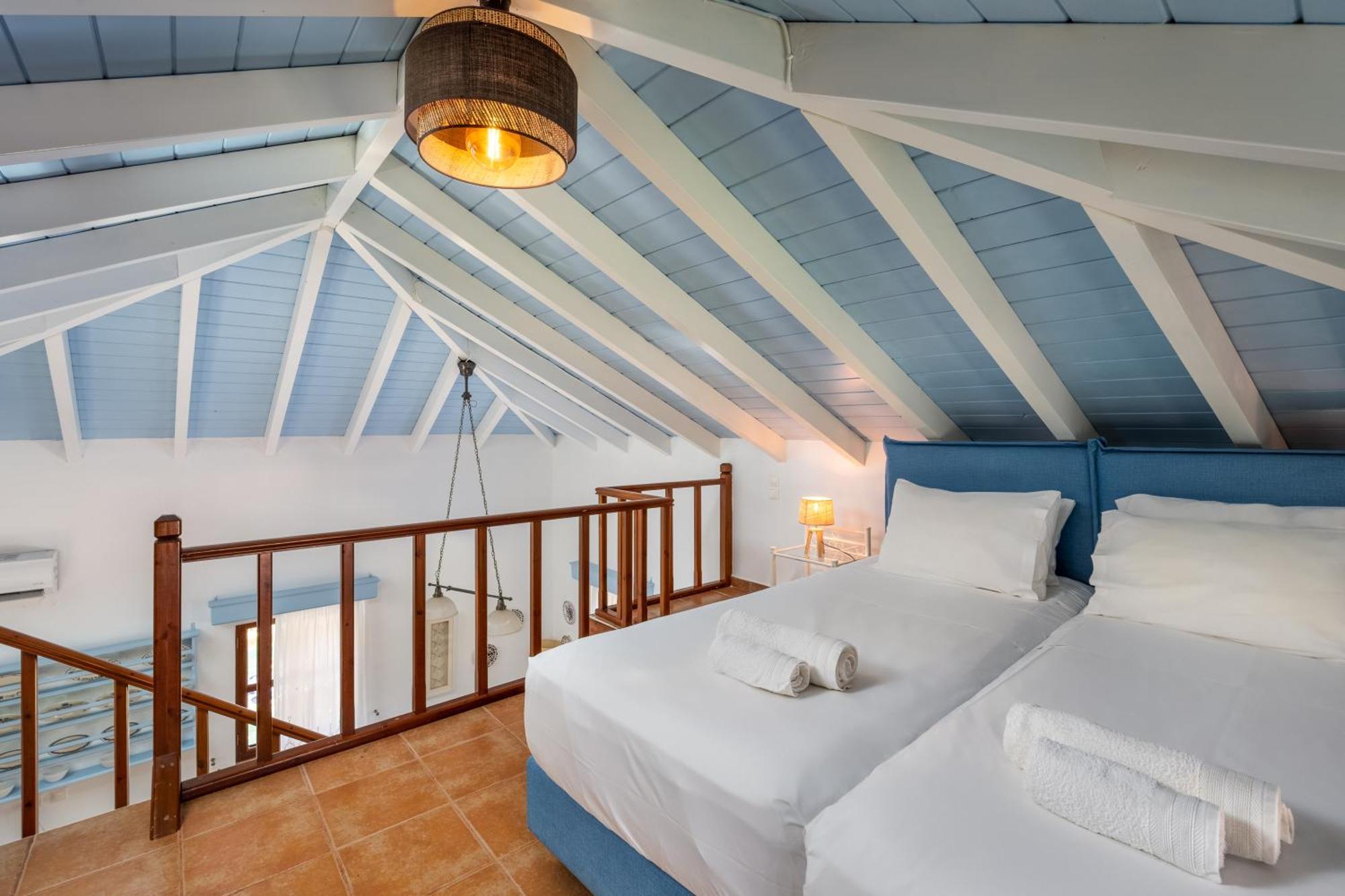 Villa Ftenagia Chalki Town Bagian luar foto