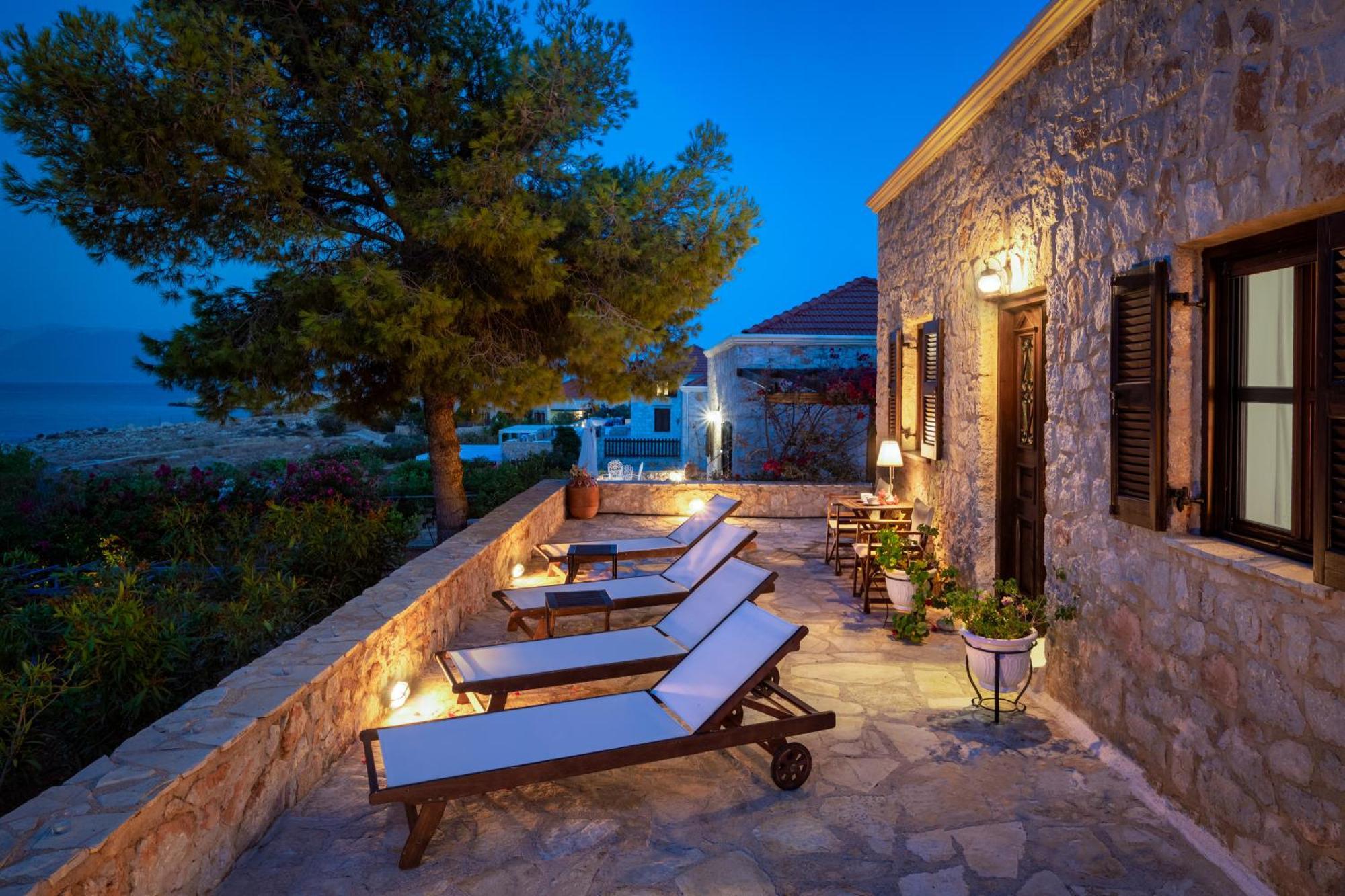 Villa Ftenagia Chalki Town Bagian luar foto