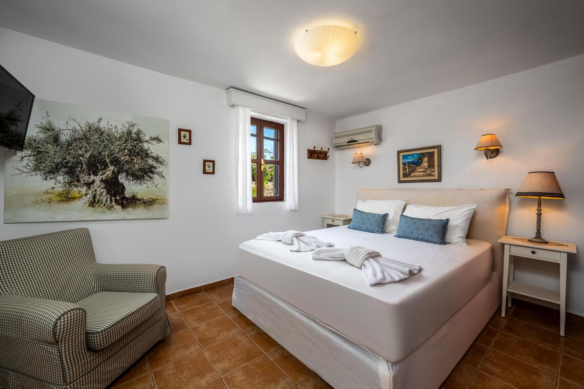 Villa Ftenagia Chalki Town Bagian luar foto